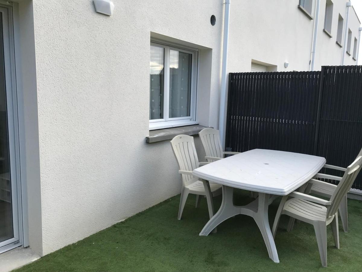 Appartement Numero 4 Ou Numero 8 Savigne-l'Eveque Luaran gambar